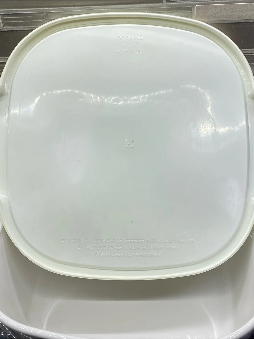 Corningware White 5-Quart Ceramic Casserole Dish W/ Plastic Corning Lid